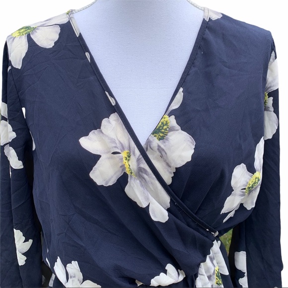 Lulus Flow On Navy Blue Floral Print Romper Medium - Picture 9 of 14